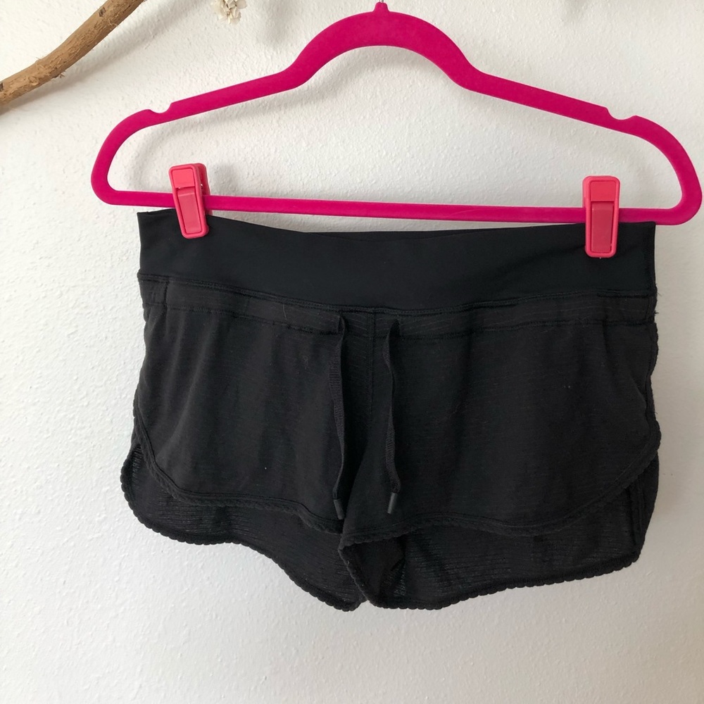 Lululemon Speed Shorts Size 6 - Soft Fabric!